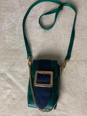 EUC Mark by Avon Crocodile Embossed Faux Leather with Gold Square Buckle Purse